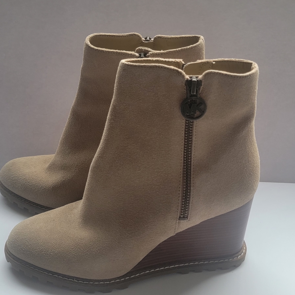 Michael Kors Beige Suede Wedge Ankle Boots - Picture 3 of 7